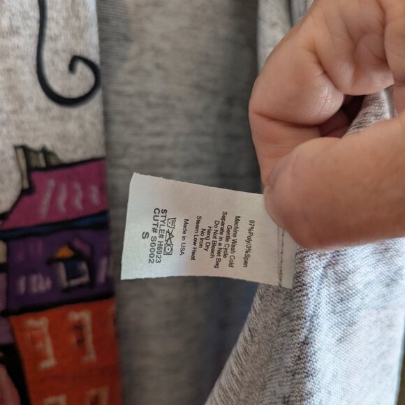 Hooded Cape - Et' Lois Designs - Picture 2 of 5